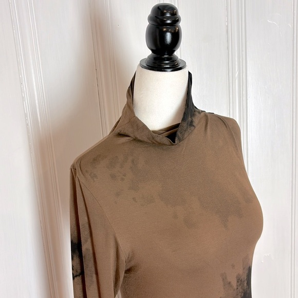 Ultra soft and stretchy SARAH PACINI tie die dress - Picture 5 of 7